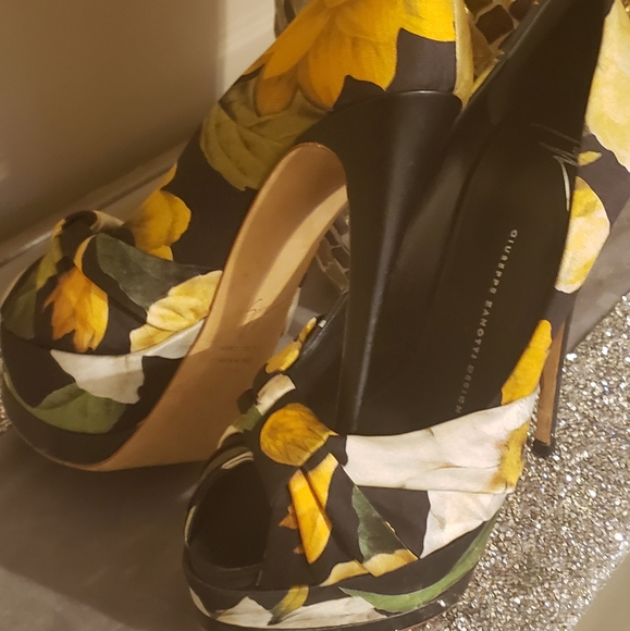 Giuseppe Zanotti Platform Peeptoe - Picture 5 of 7